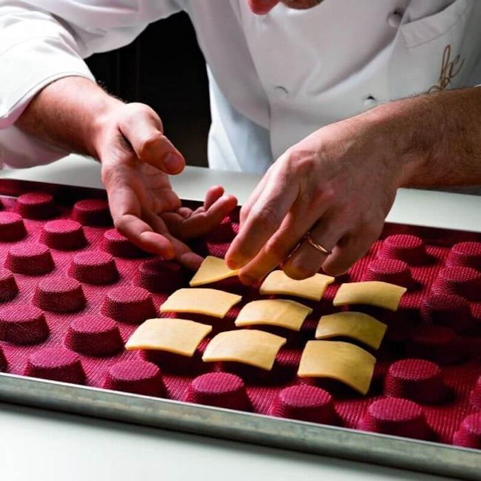 Форма за печене, силиконова, микроперфорирана FORMASIL, 12 х Ø 65х20 мм